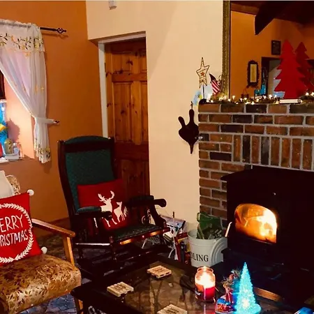 Gospodarstwo agroturystyczne Cosy Farm On The Ring Of Kerry Beaufort